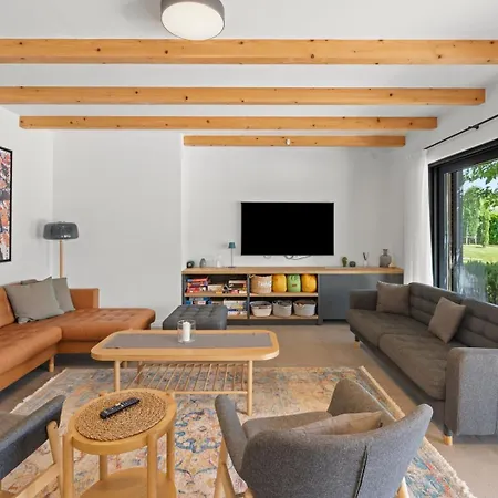 ヴィラ Krostula With Private Pool And Bbq *