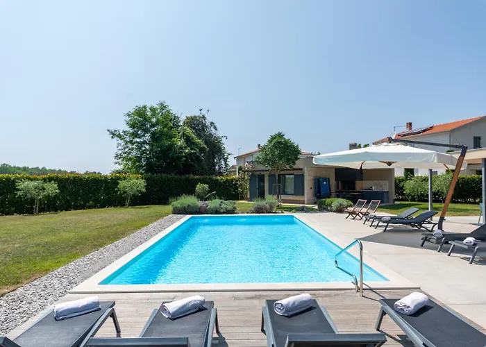 Krostula With Private Pool And Bbq