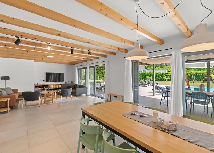 Krostula With Private Pool And Bbq Lasci