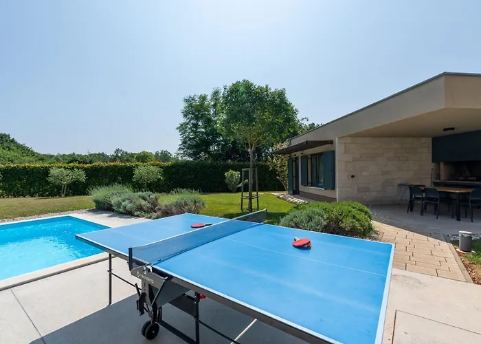 Vila Krostula With Private Pool And Bbq *