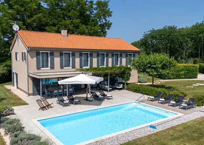 Krostula With Private Pool And Bbq *