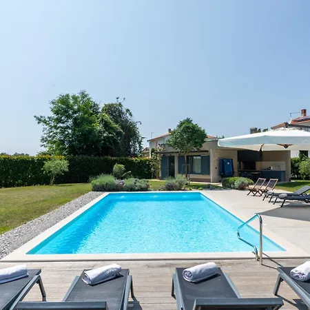 Krostula With Private Pool And Bbq
