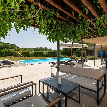 Villa Krostula With Private Pool And Bbq