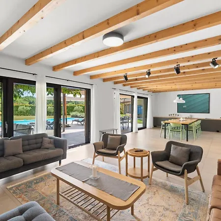 Krostula With Private Pool And Bbq Villa Lasci