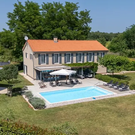 Krostula With Private Pool And Bbq *