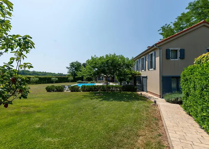 Krostula With Private Pool And Bbq ヴィラ *