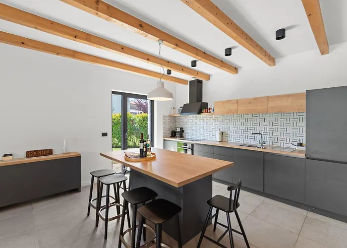 Krostula With Private Pool And Bbq * Lasci